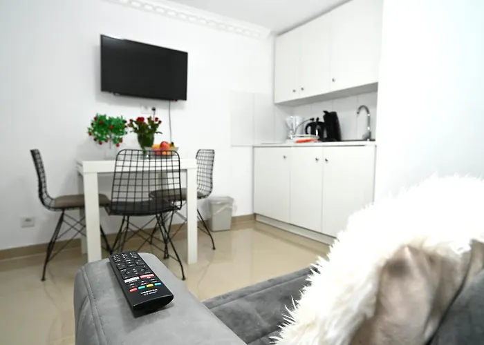 Ferienwohnung & Aparts Am Schloss Park