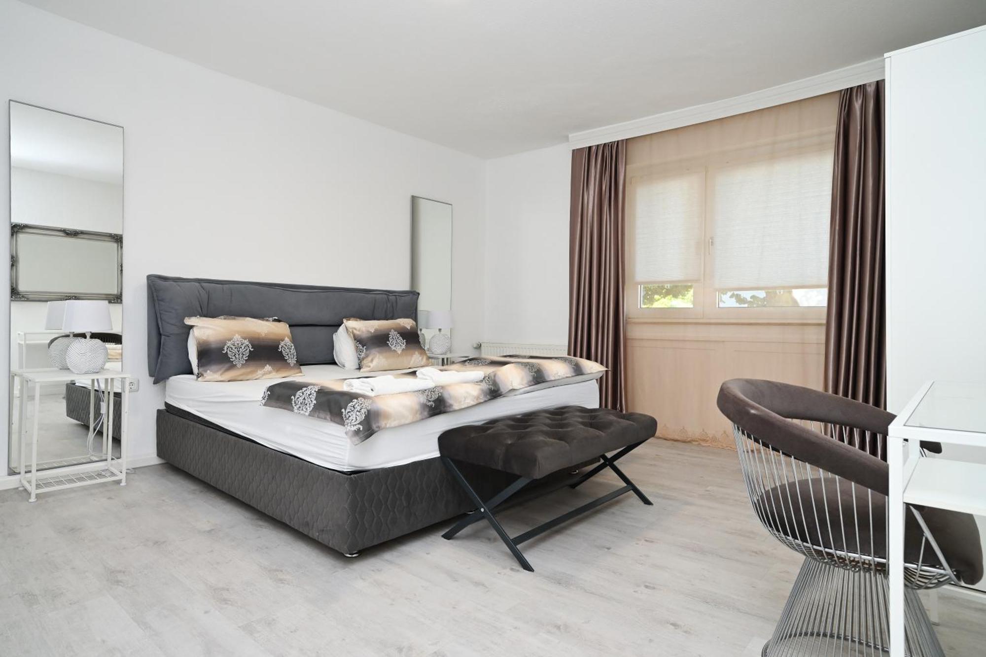 & Aparts Am Schloss Park Apartment *